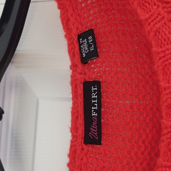 Ultra Flirt Red Love Sweater - XL - GrUC - Picture 3 of 10